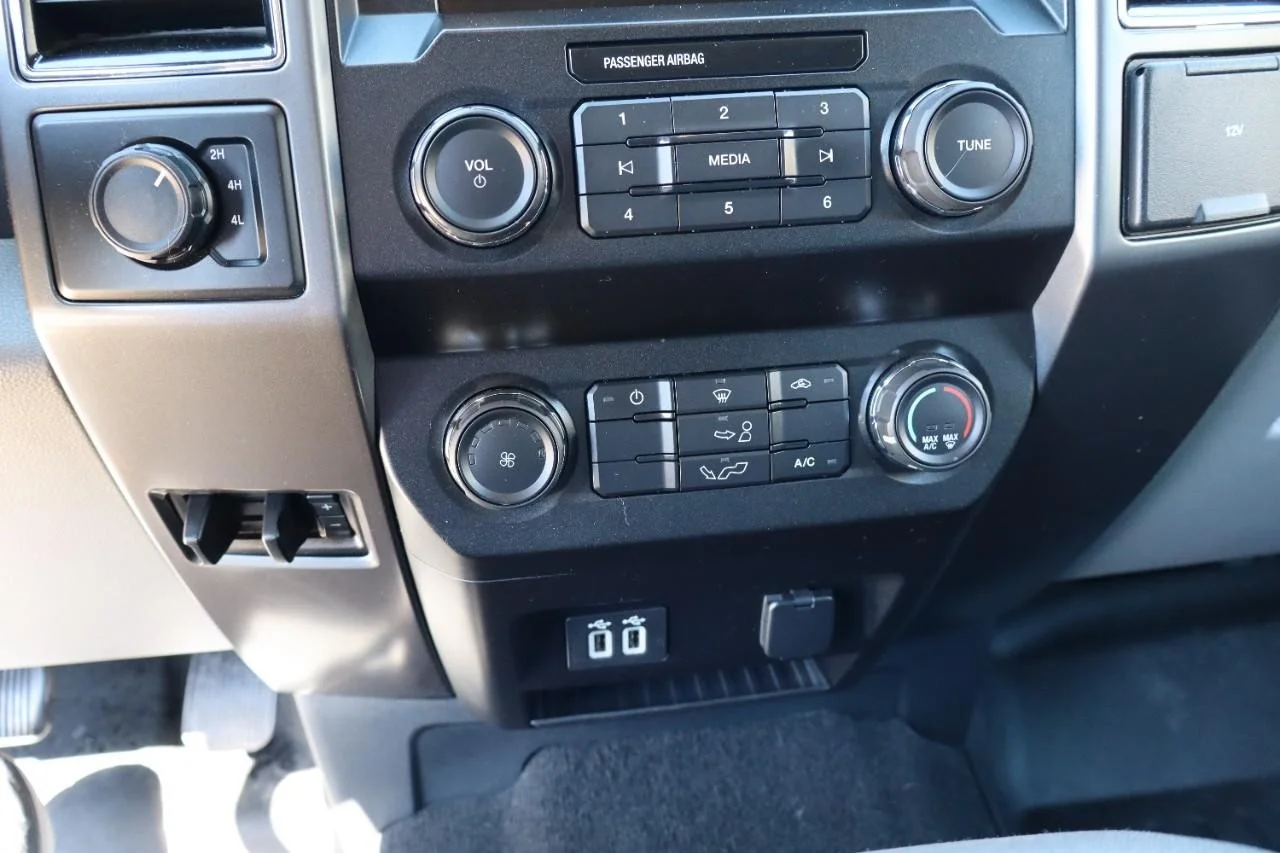 Used 2019 Ingot Silver Ford XLT image 13