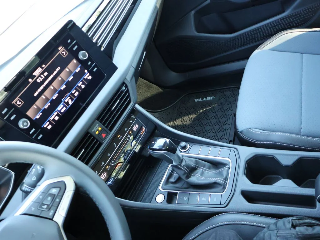 2026 Volkswagen Jetta SE - Photo 21