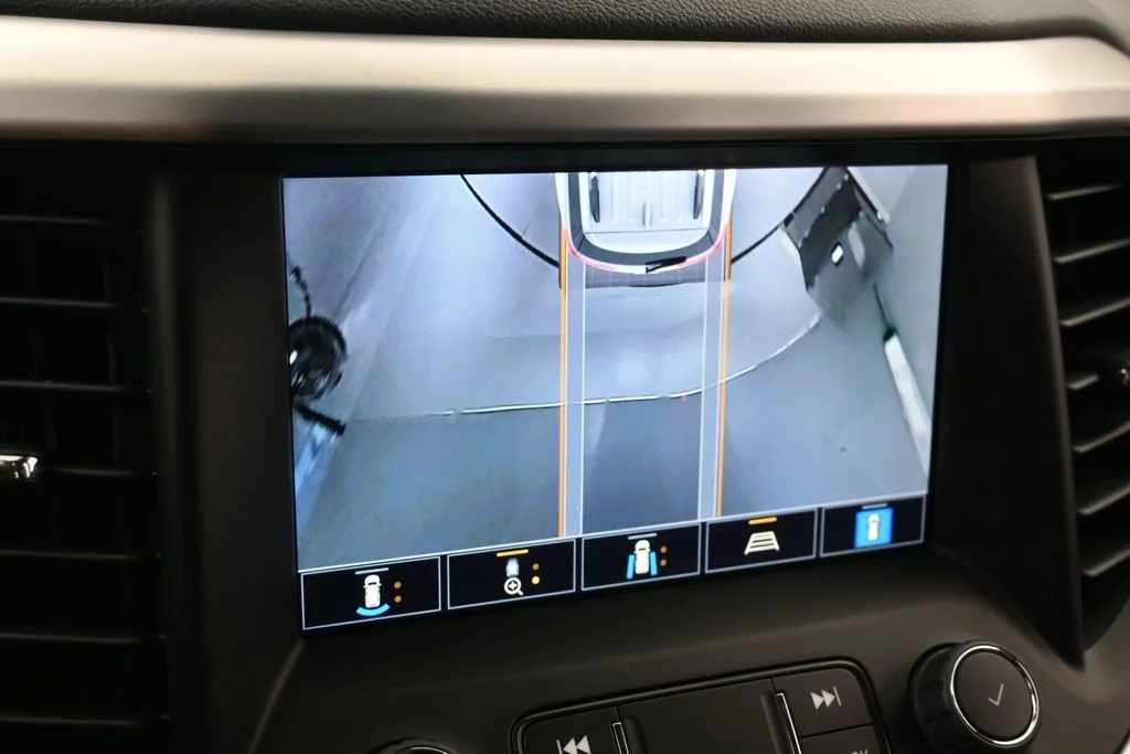 Used 2023 Sterling Metallic GMC SLT image 23