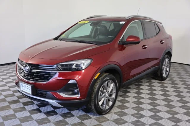 Used 2022 Red Buick Essence image 4