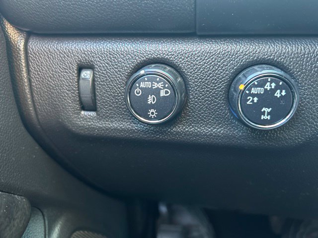 Used 2015 Quicksilver Metallic GMC SLT image 31