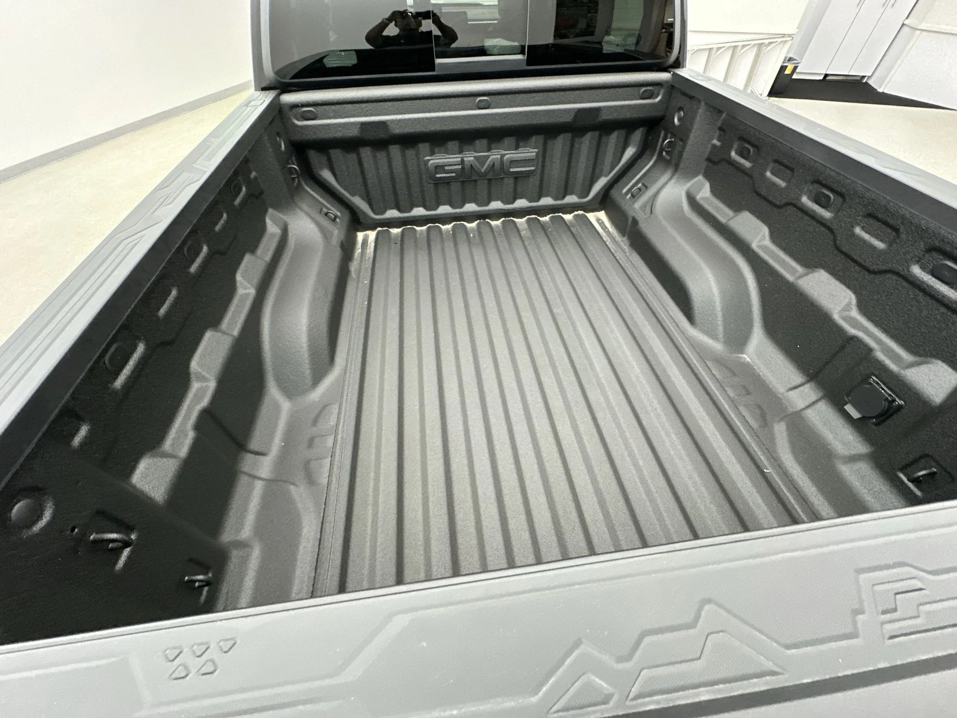 New 2026 Onyx Black GMC Elevation image 78