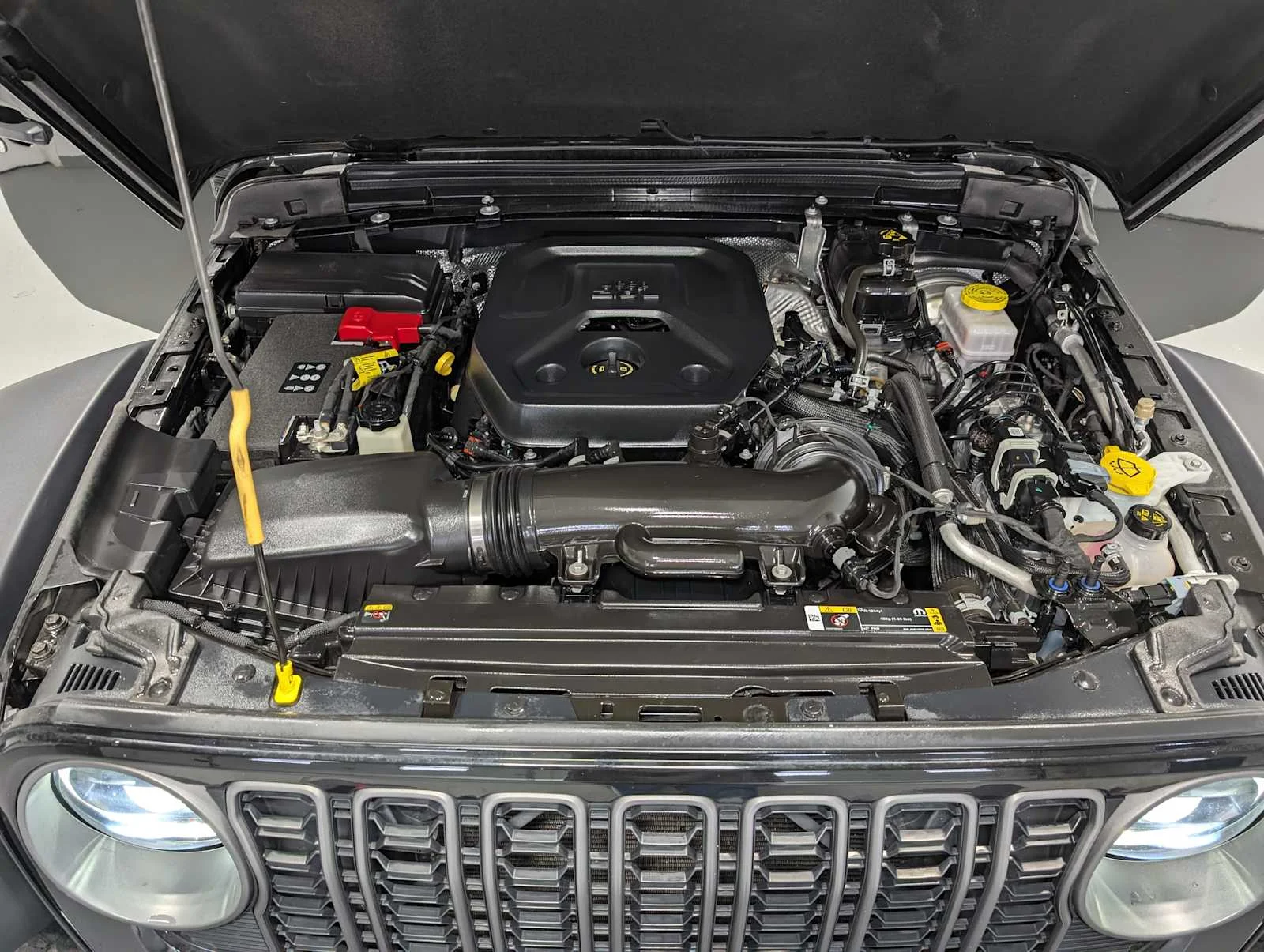 Used 2025 Black Clearcoat Jeep Rubicon image 13