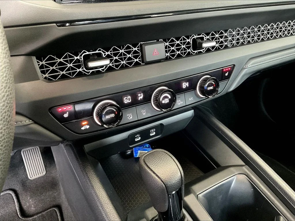 2025 Honda Accord SE - Photo 16