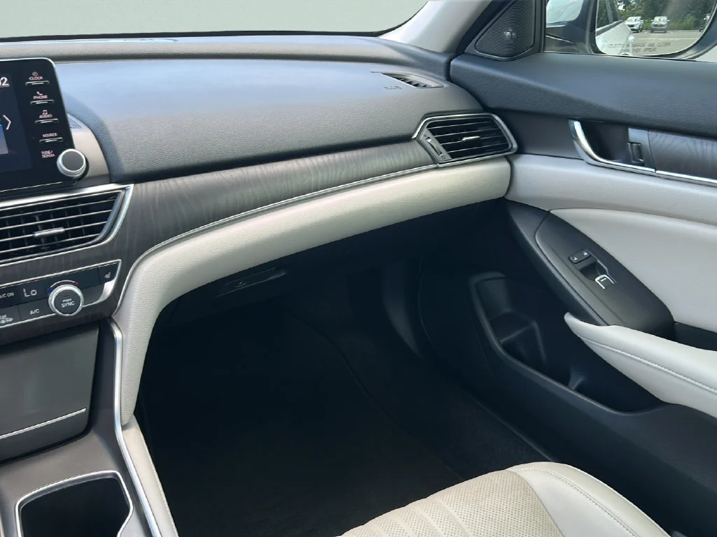 Used 2022 White Honda EX-L image 15