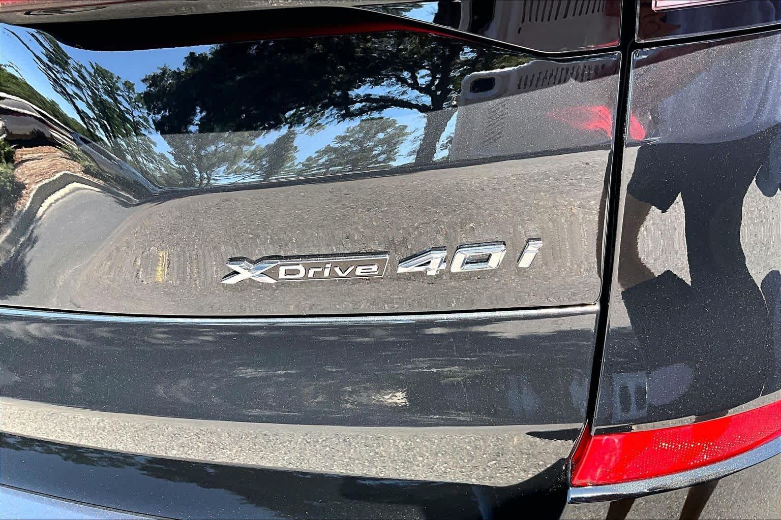 New 2026 Black Sapphire Metallic BMW xDrive40i image 15