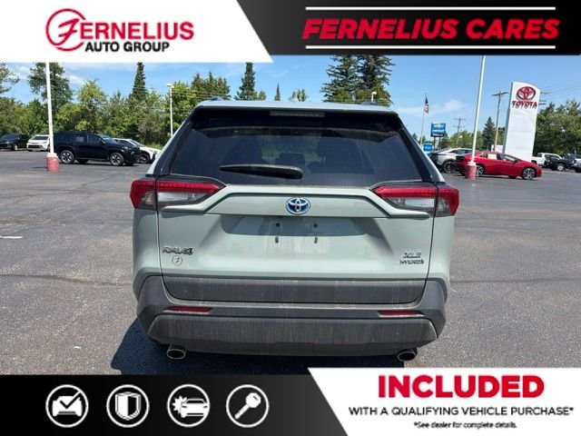 Used 2023 Green Toyota XLE image 3