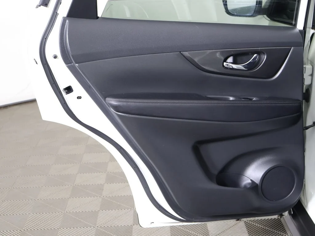 Used 2017 White Nissan SV image 21