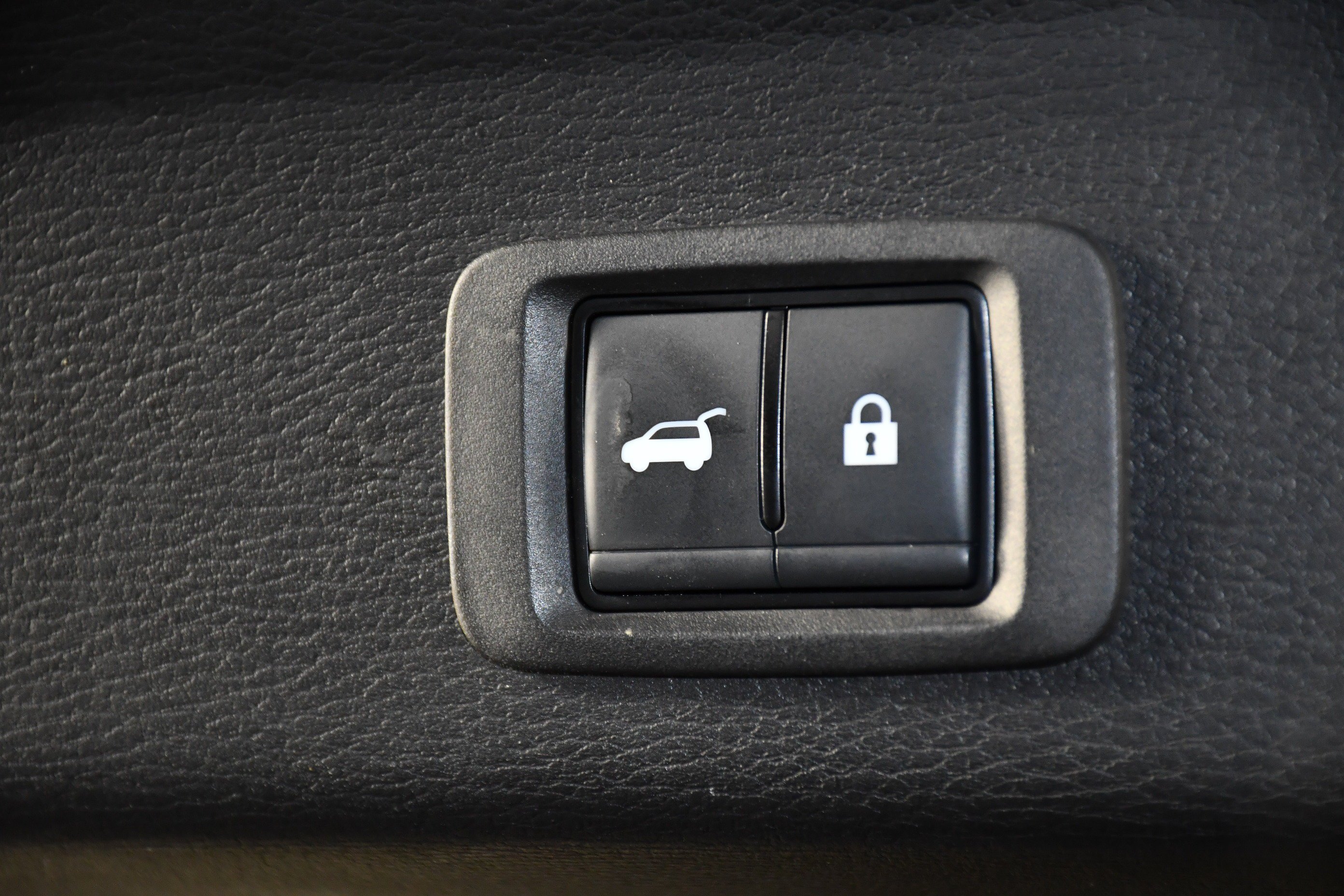 Used 2024 Mercury Gray Metallic Mitsubishi SE image 50