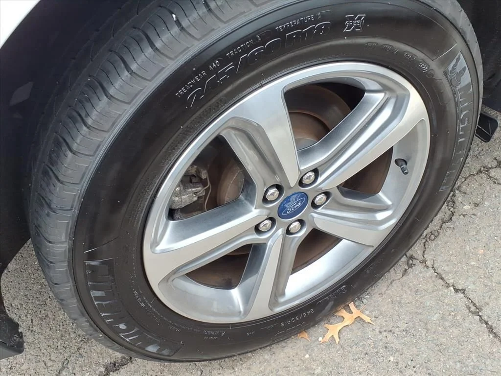 Certified Used 2022 White Ford SEL image 6