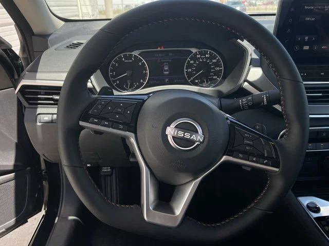 Used 2026 Black Nissan 2.5 SR image 14