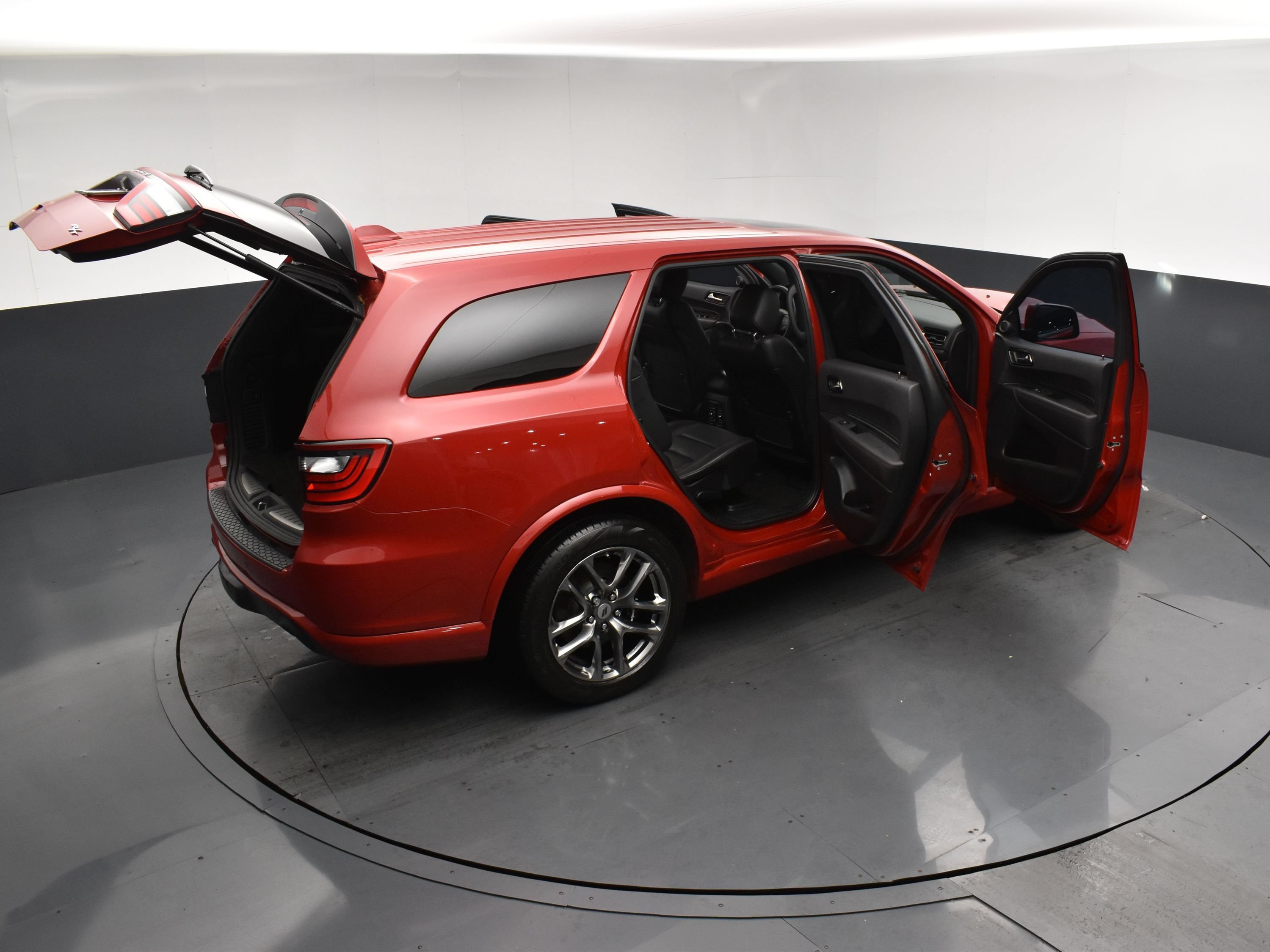 Used 2022 Redline 2 Coat Pearl Dodge R/T image 31