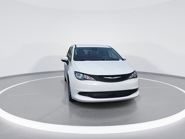 Used 2023 White Chrysler LX image 3