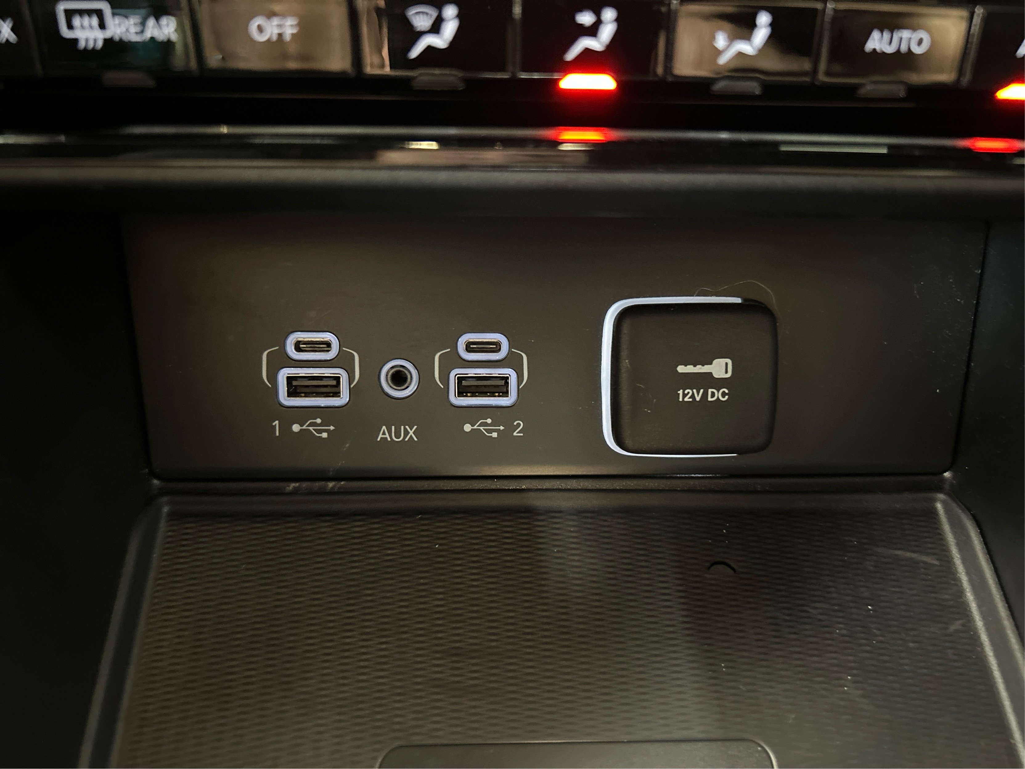 Used 2024 Gray Jeep Altitude image 34