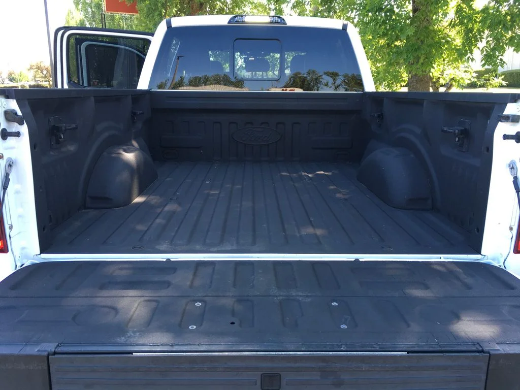 Used 2018 White Ford Lariat image 36