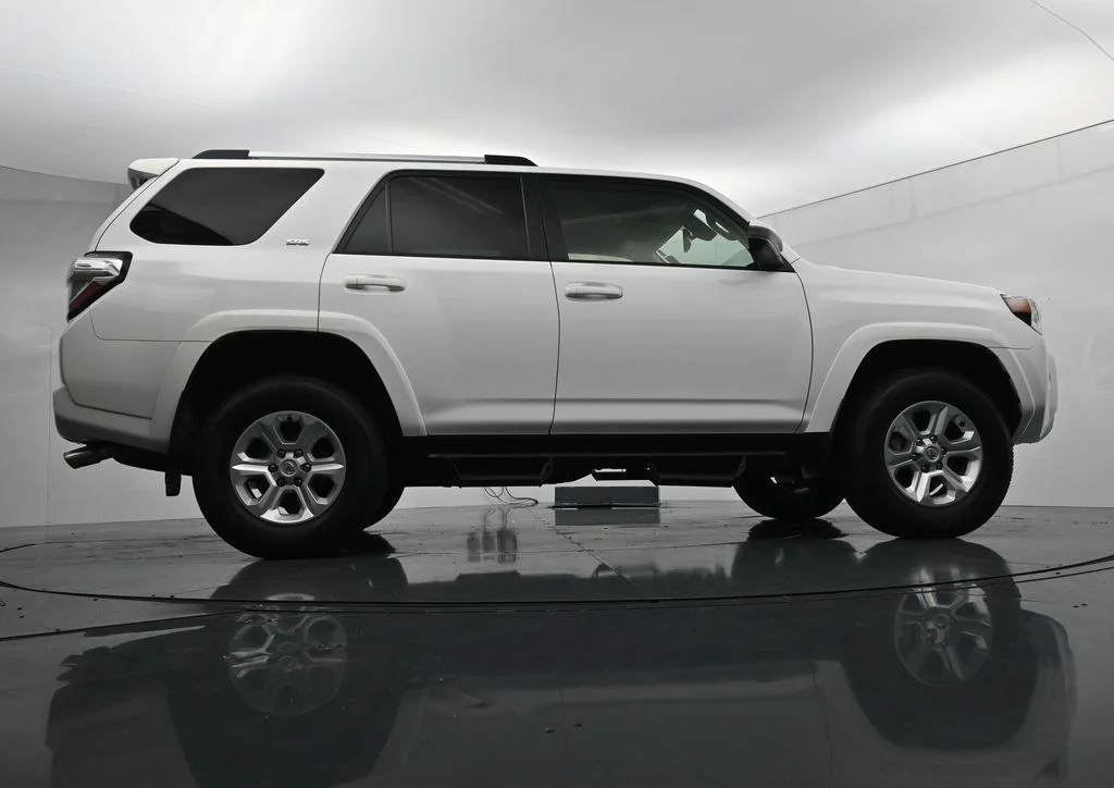 Used 2023 White Toyota SR5 image 34