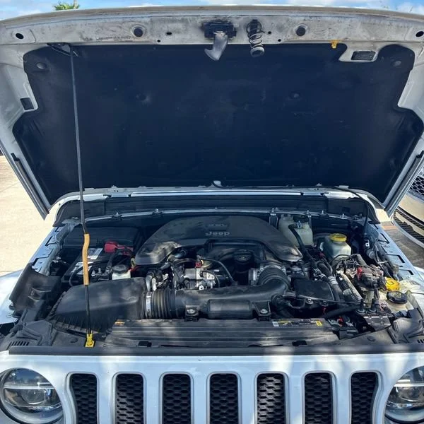 Used 2021 White Jeep Unlimited Sahara image 15