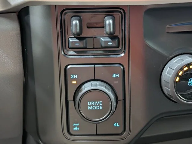 New 2026 Oxford White Ford F-250® XLT image 41