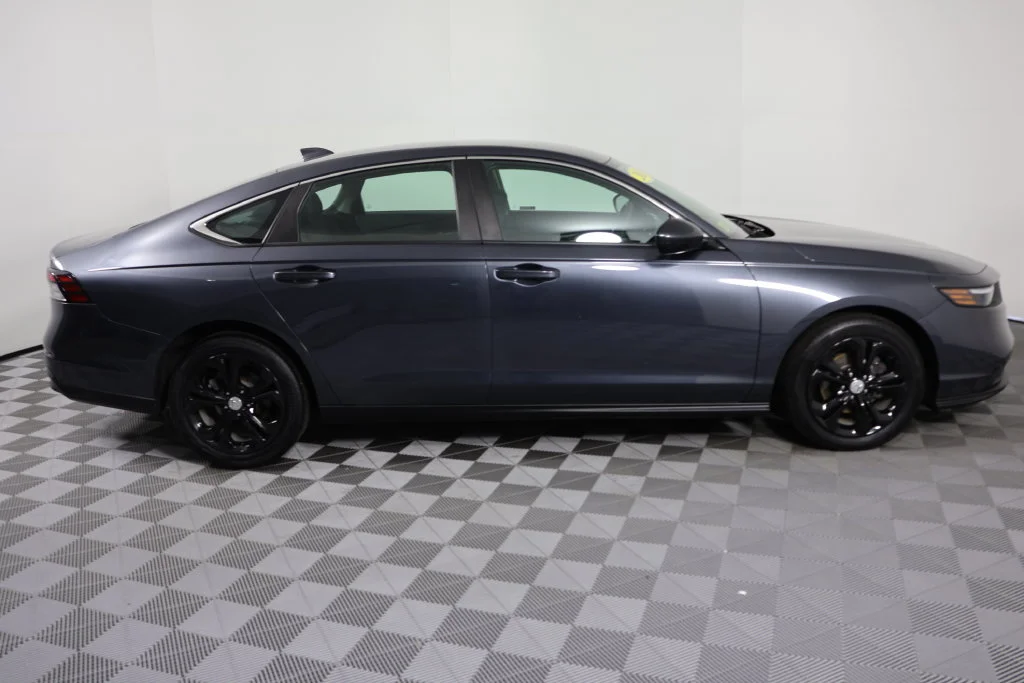 Used 2024 Meteorite Gray Metallic Honda LX image 9