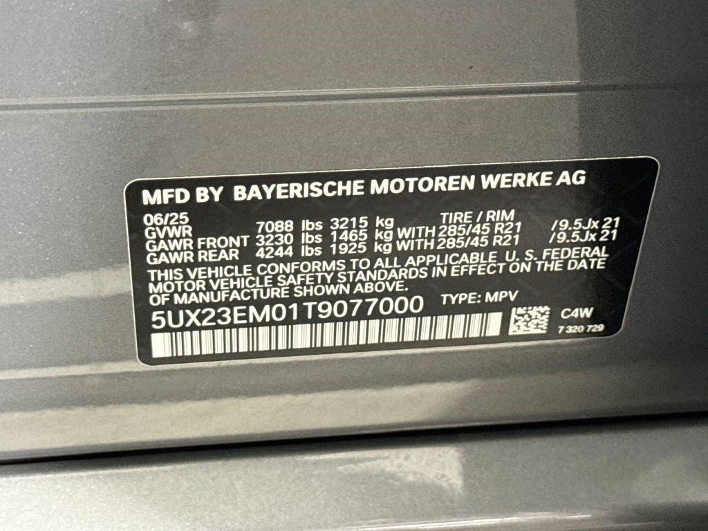 Used 2026 Skyscraper Gray Metallic BMW xDrive40i image 36