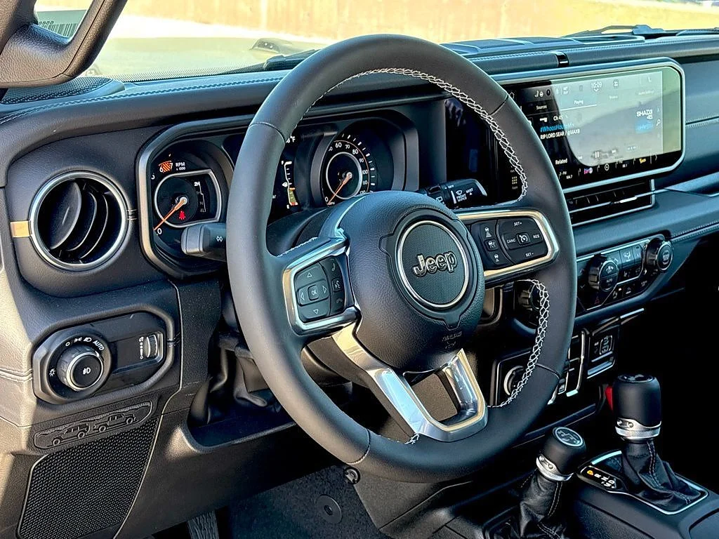 2025 Jeep Wrangler 4-Door Sahara - Photo 8