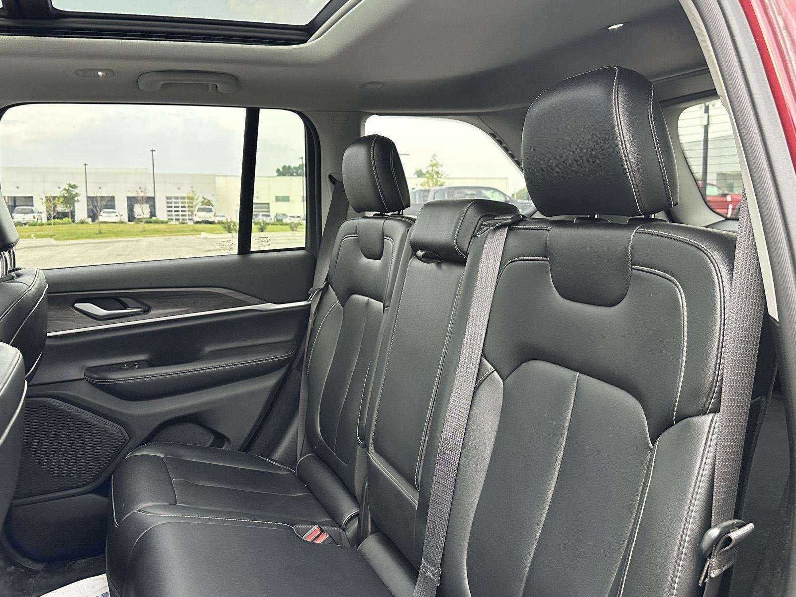 Used 2024 Velvet Red Pearlcoat Jeep Limited image 7