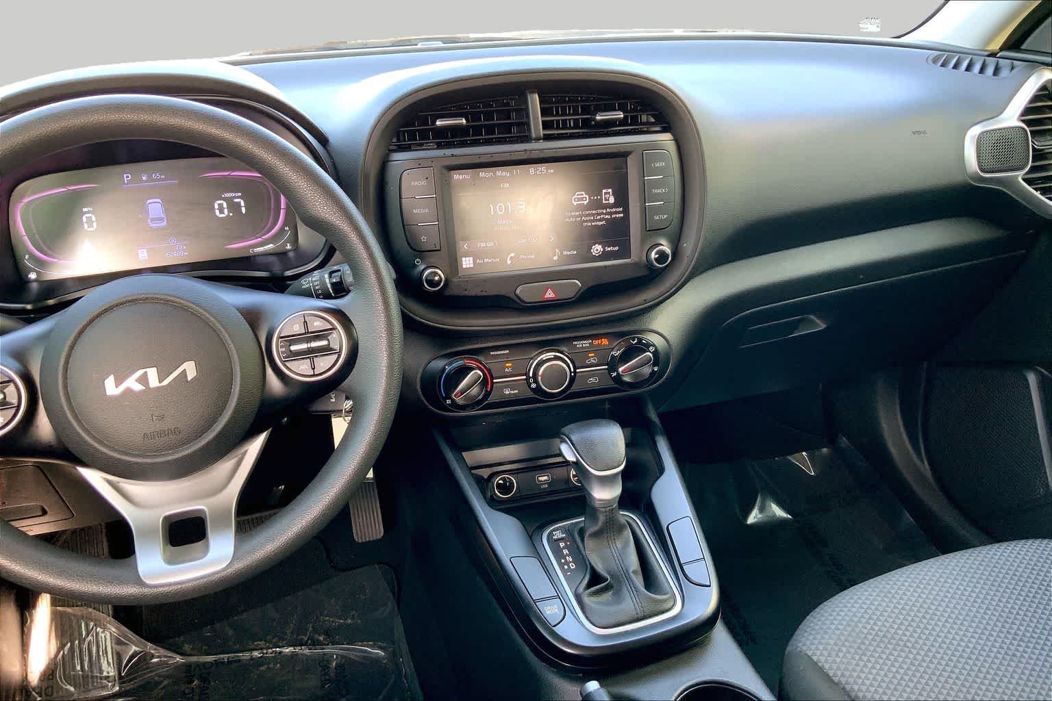 Used 2024 Fusion Black Kia LX image 7