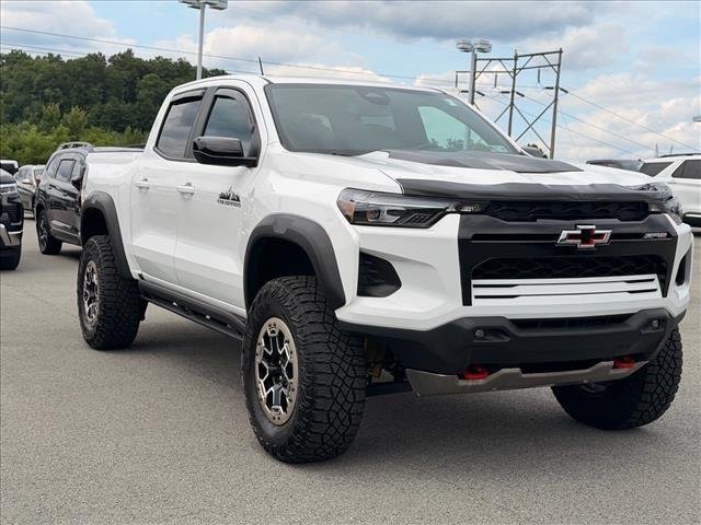 Used 2024 Summit White Chevrolet 4WD ZR2 image 8