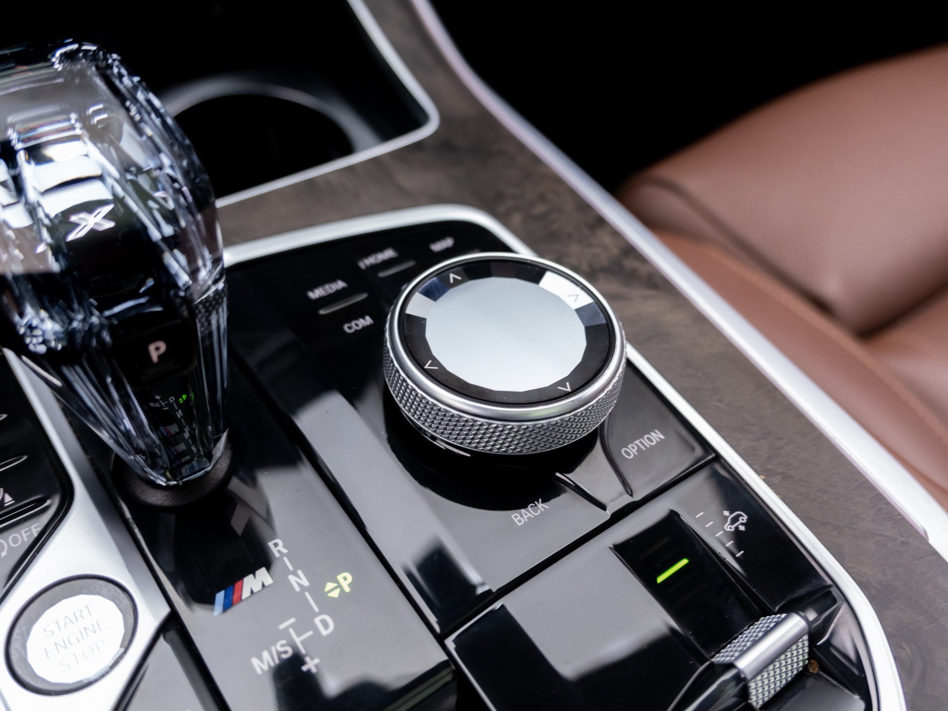 Used 2021 Arctic Grey Metallic BMW M50i image 22