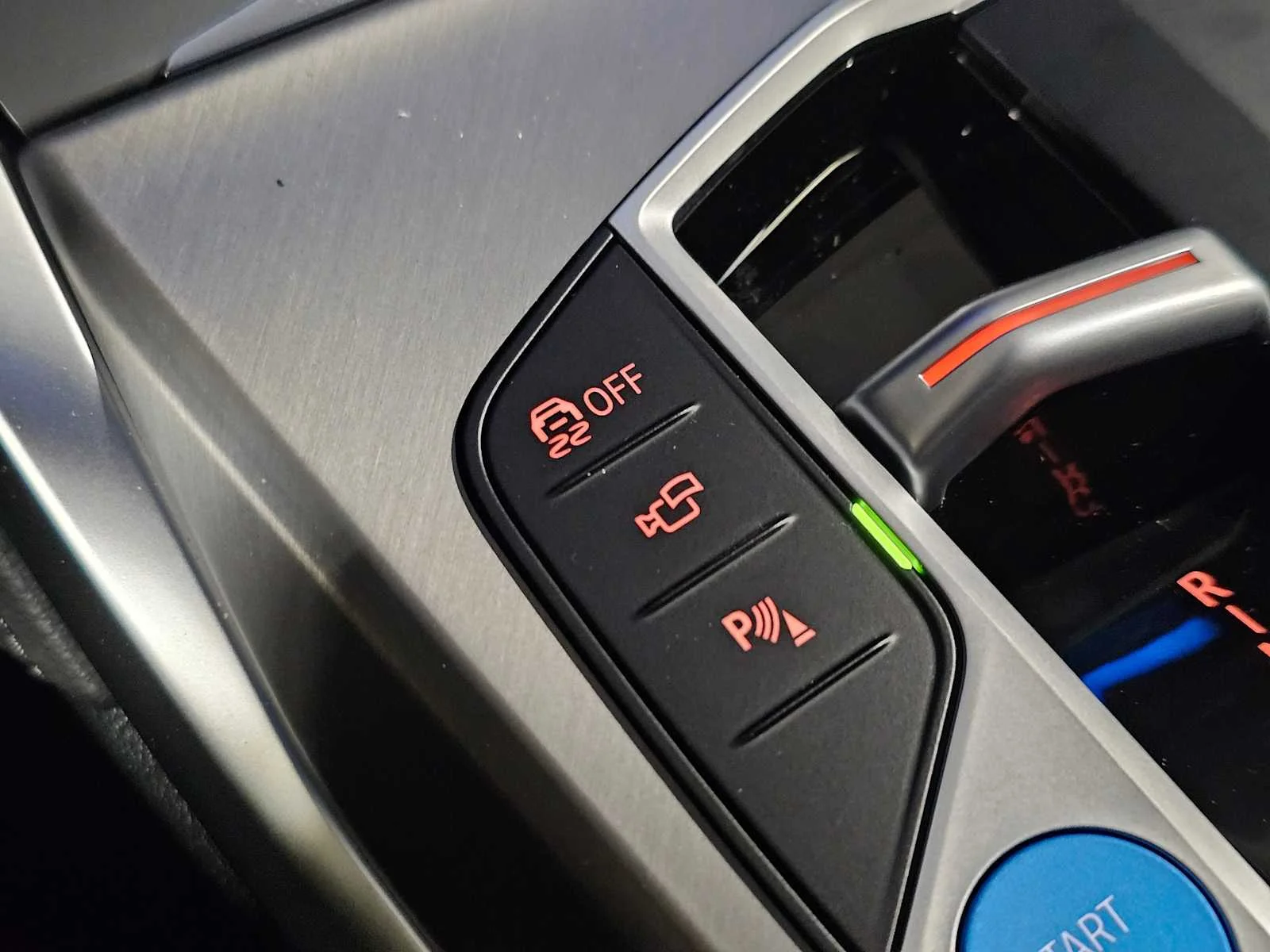 New 2026 Cape York Green Metallic BMW xDrive40 image 24