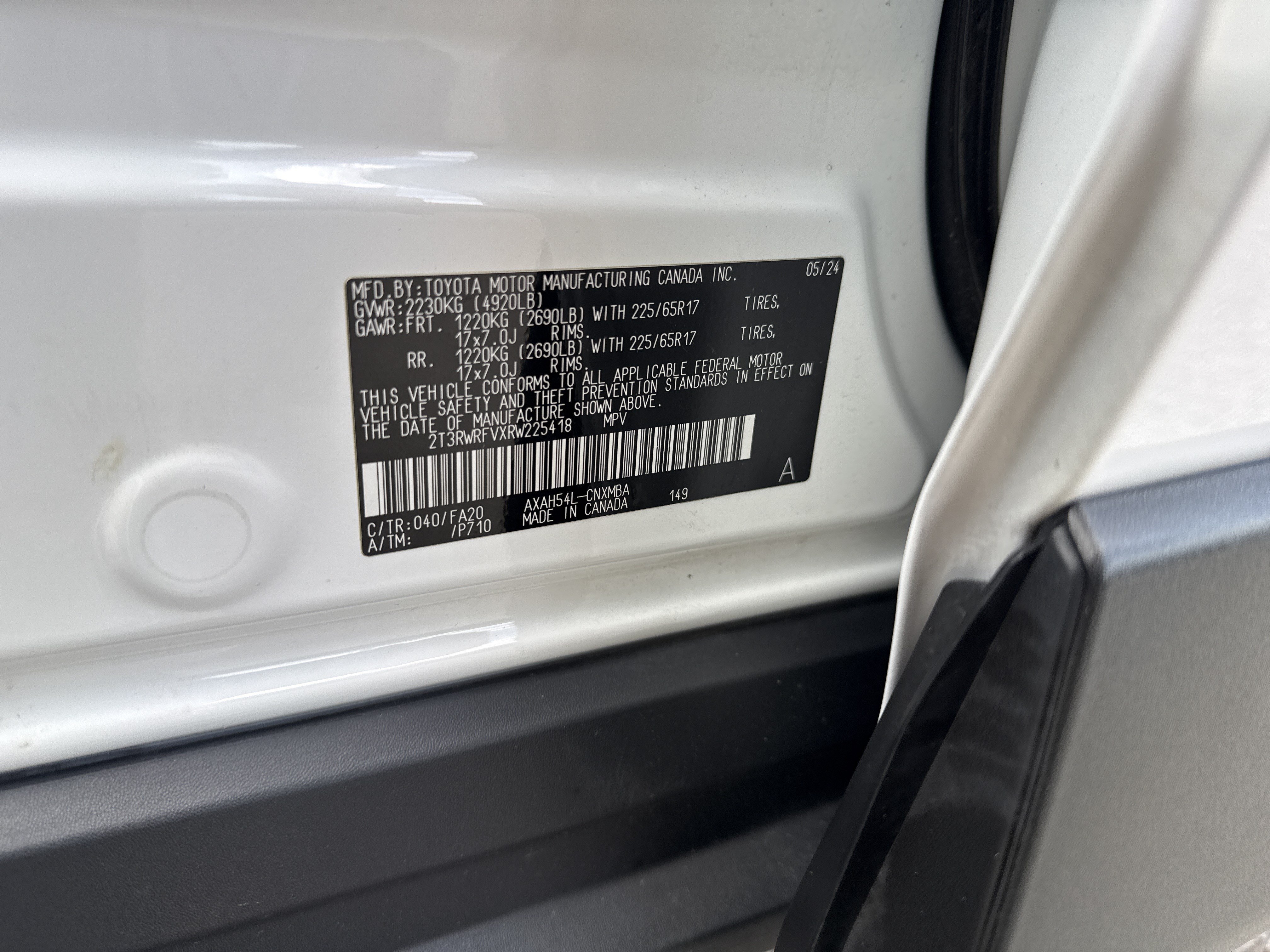 Used 2024 White Toyota Hybrid XLE image 30