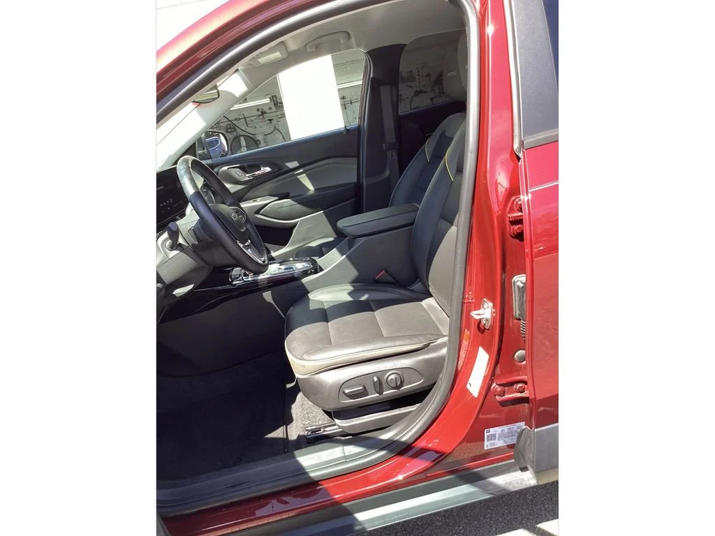 Used 2024 Crimson Metallic Chevrolet ACTIV image 9