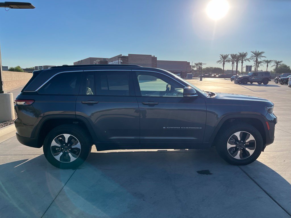 Certified Used 2024 Gray Jeep 4xe image 7
