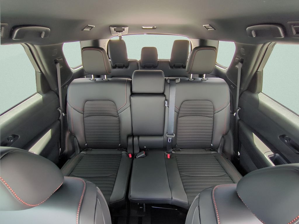 New 2026 Everest White Pearl TriCoat / Super Black Two-tone Nissan Rock Creek® image 11