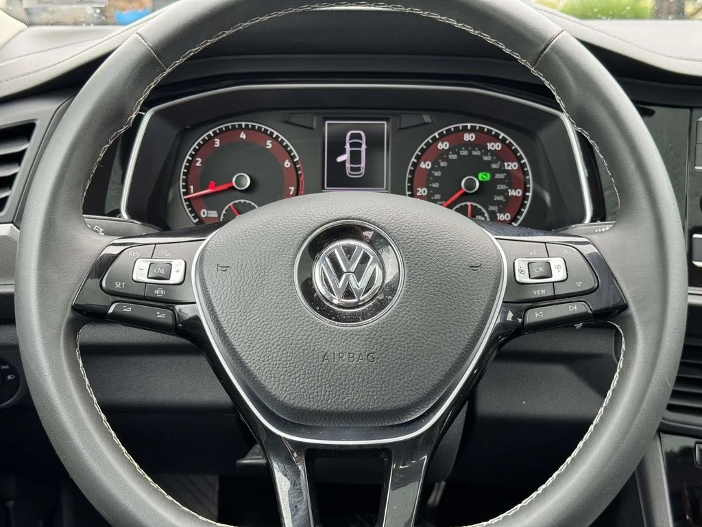 Used 2021 White Volkswagen 1.4T SE image 18