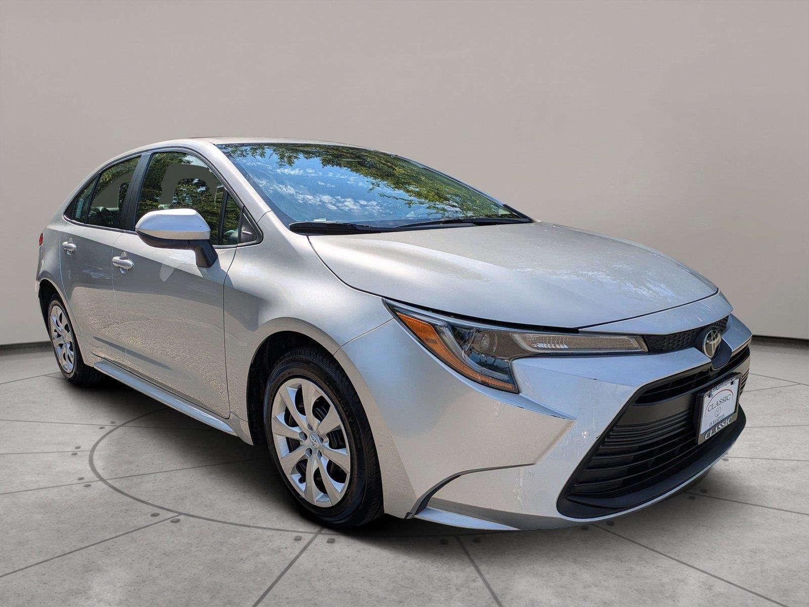 Used 2024  Toyota LE image 1
