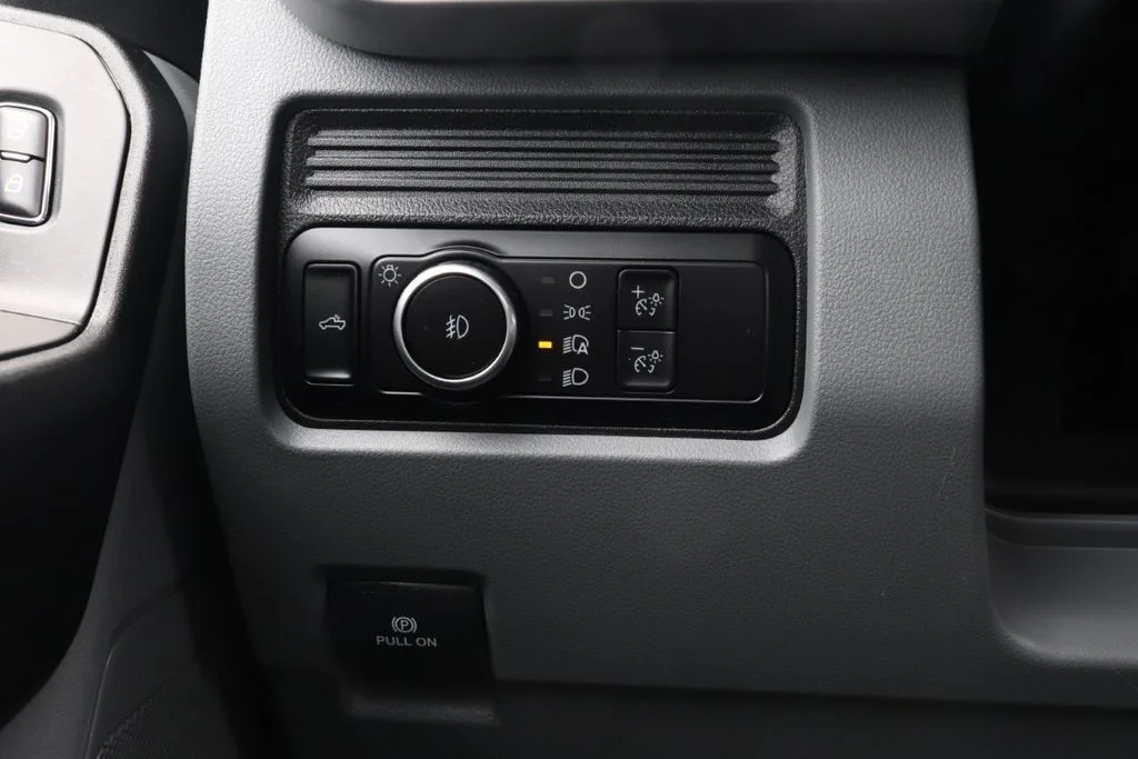 Used 2023 Oxford White Ford XL image 26