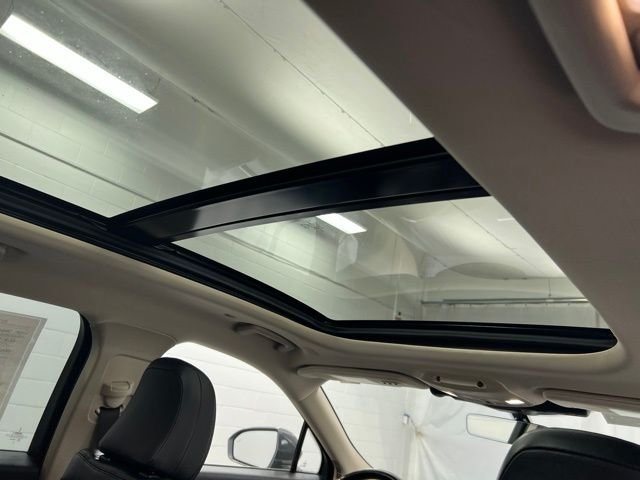 Used 2023 Gray Lincoln Reserve image 24