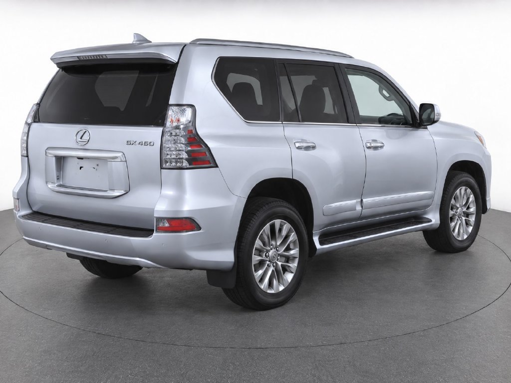 Used 2019 Silver Lexus 460 image 4