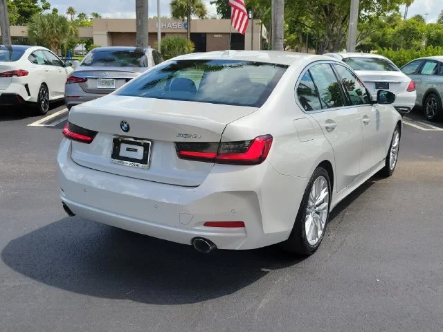 Used 2024 White BMW 330i image 4