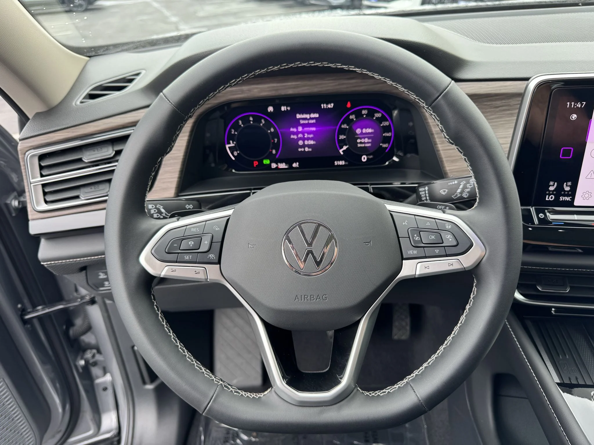 Used 2025 Silver Mist Metallic Volkswagen 2.0T SEL image 17