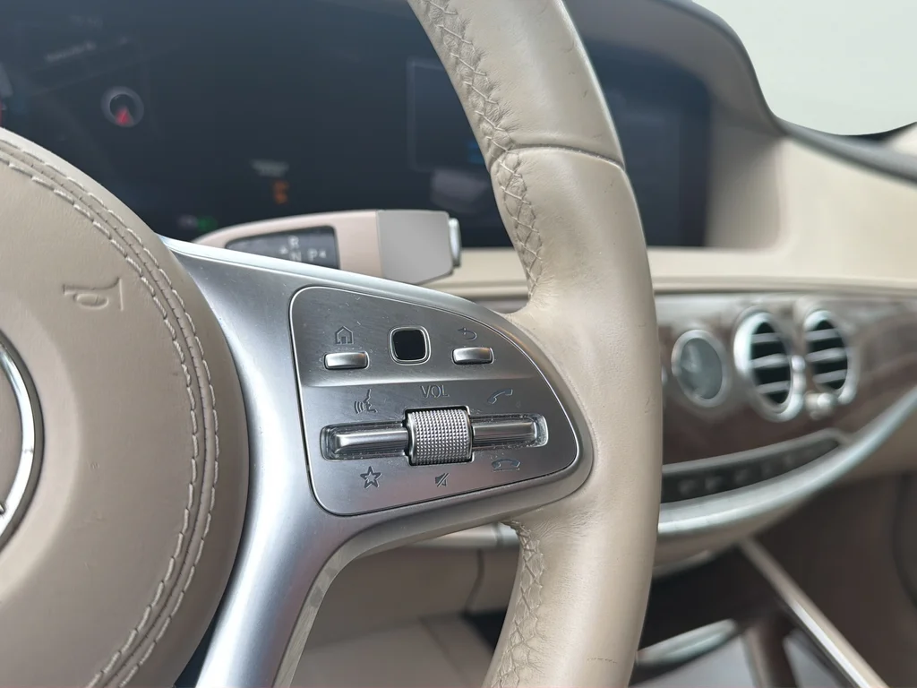 Used 2019 designo Diamond White Mercedes-Benz S 450V image 24