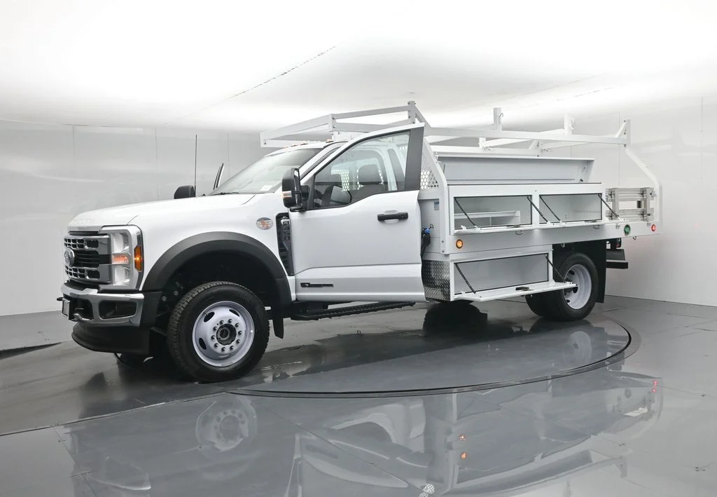 New 2025 Oxford White Ford XL image 5
