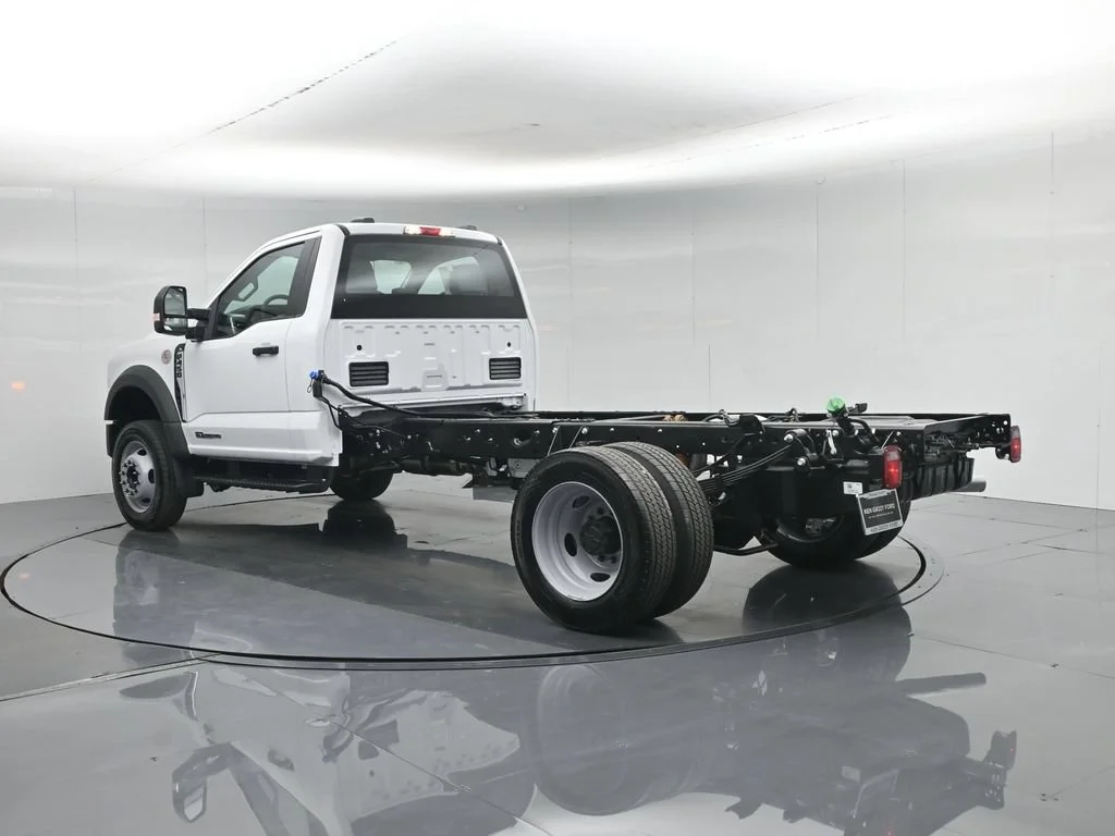 New 2026 Oxford White Ford XL image 17