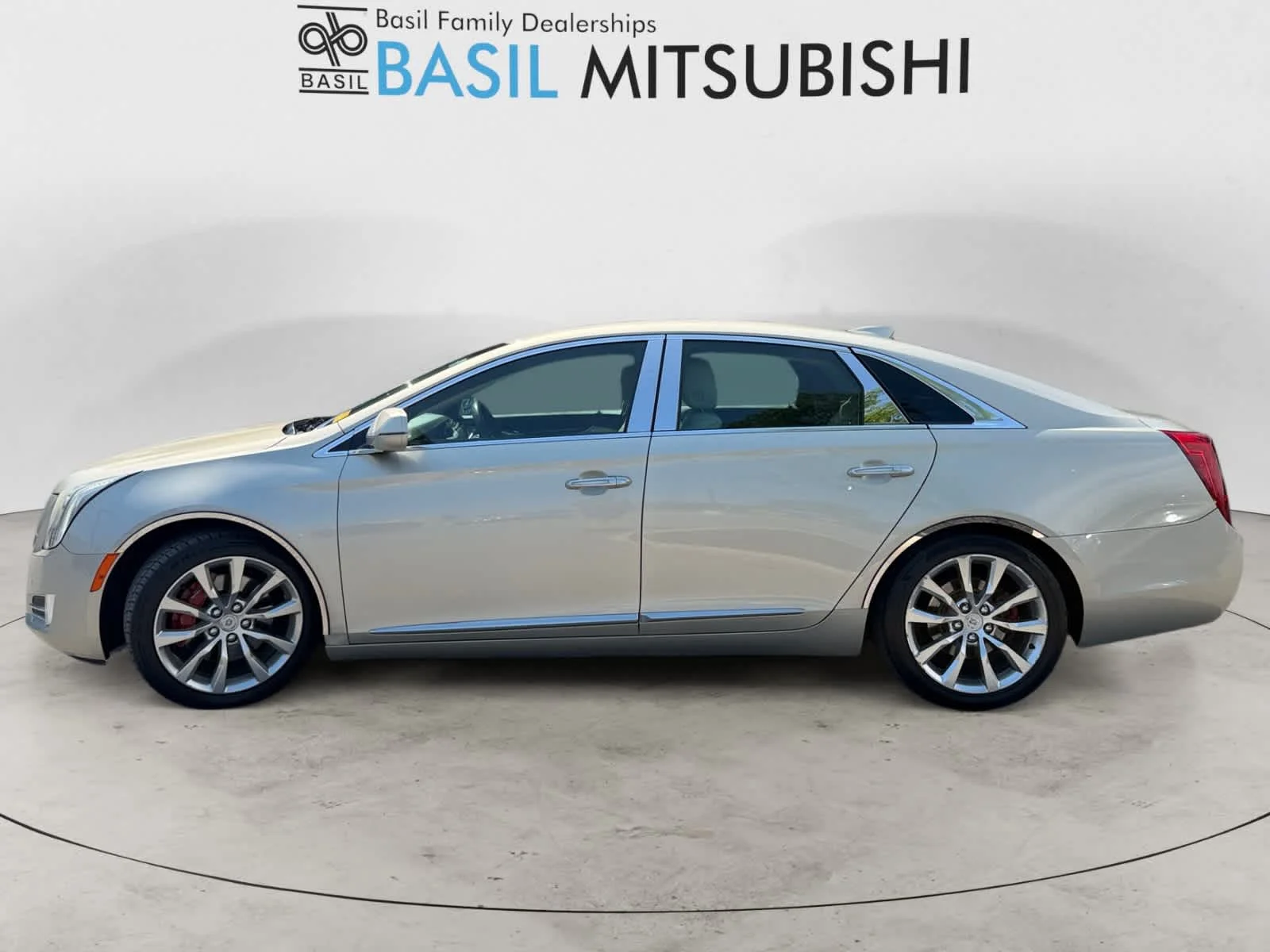 Used 2016 Cadillac XTS Luxury Collection with VIN 2G61N5S31G9100945 for sale in Buffalo, NY