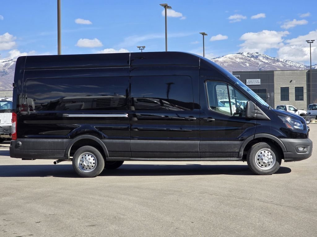 New 2026 Black Metallic Ford Base image 24