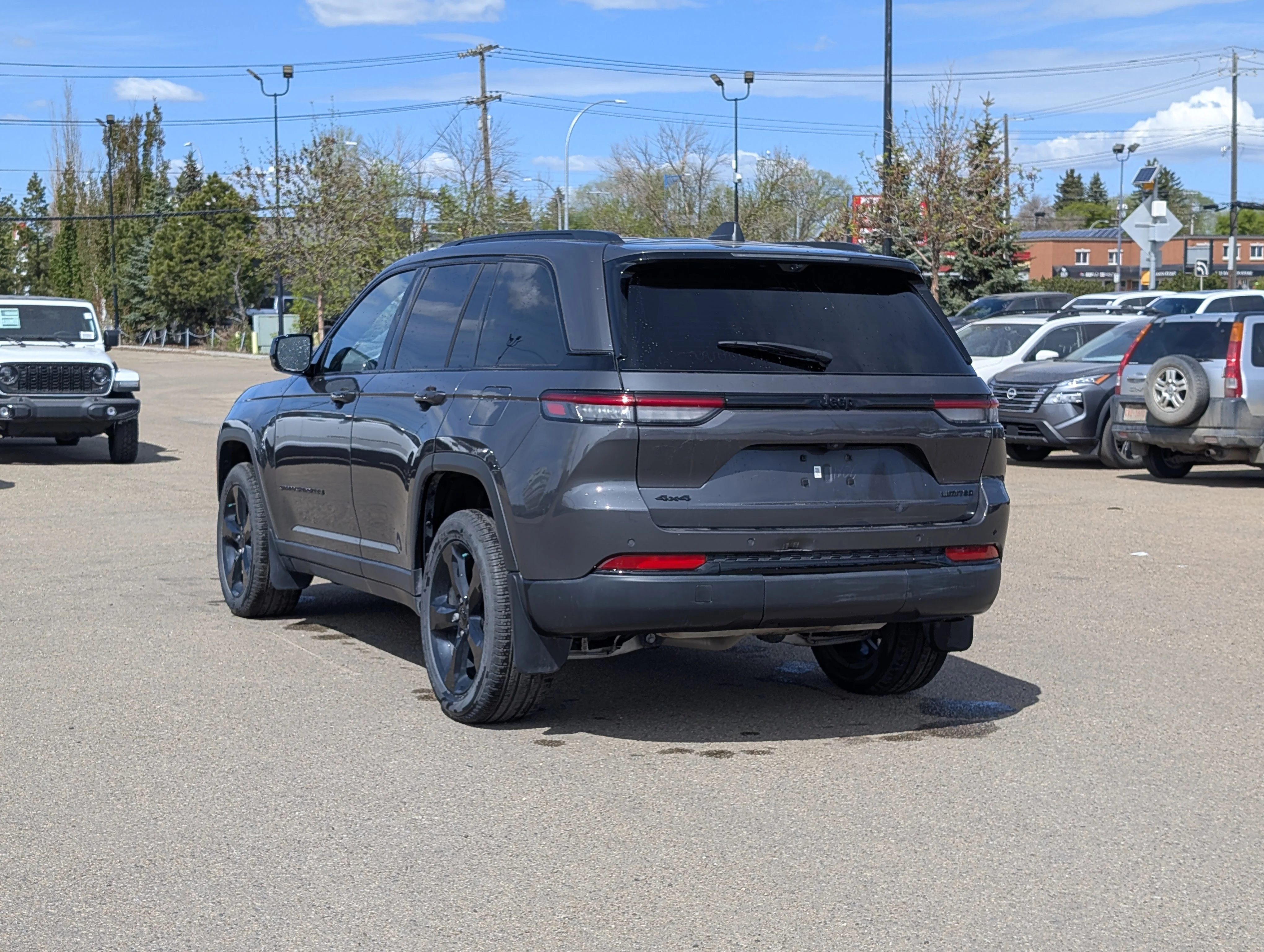 Used 2025 Baltic Grey Metallic Jeep Limited image 4