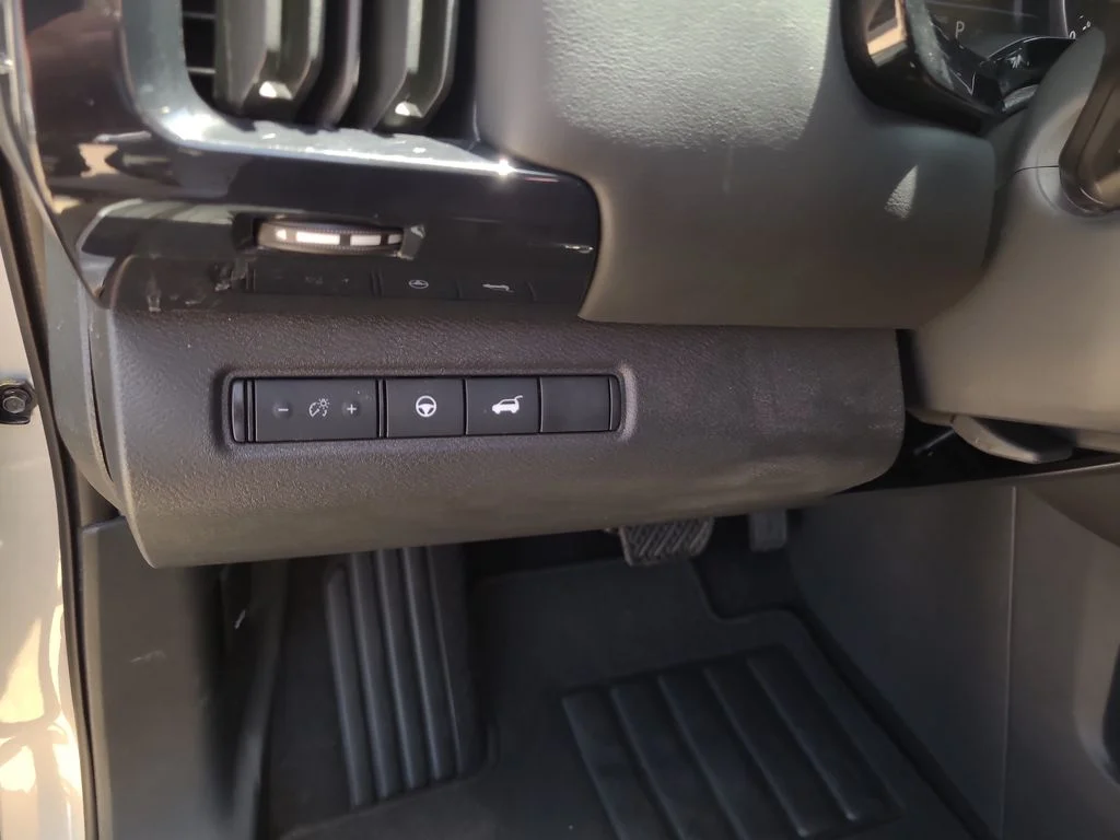 Used 2025 Silver Nissan SV image 24