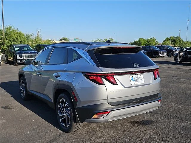 New 2026 Shimmering Silver Hyundai SEL image 3
