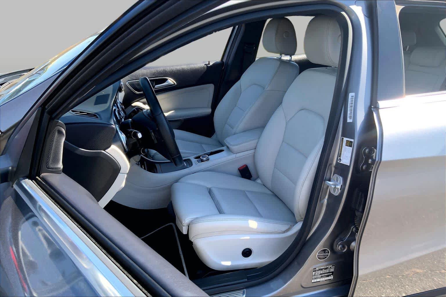 Used 2016 Mountain Gray Metallic Mercedes-Benz GLA 250 image 8
